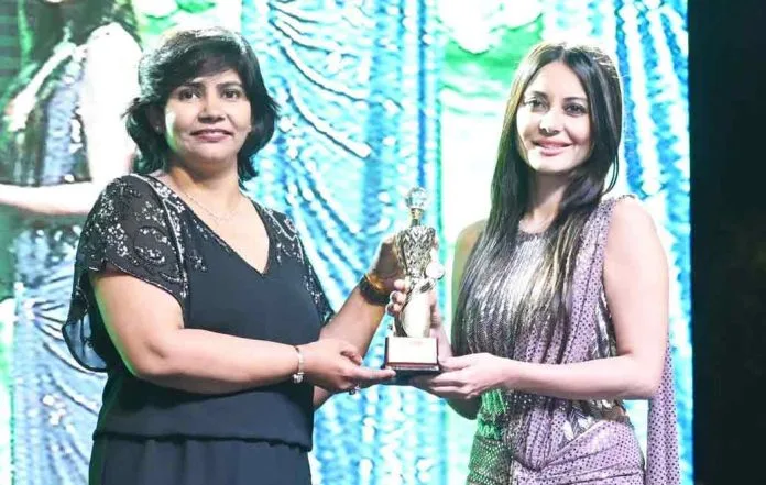 Dr.-Renu-Singh Dr Renu Singh gets awarded “Real Estate Leader of the Year 2022” by G-Town