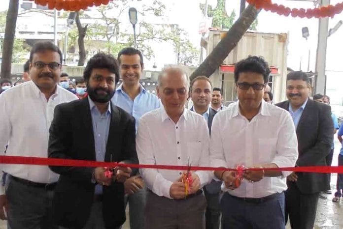 JMD-ISUZU-and-myTVS-Facilit JMD ISUZU and myTVS Facility Inauguration - Mr. Gulu Menda, MD, JMD Group, Mr. Subhajit, VP Network Management & Service Assurance, myTVS with Mr Venugopal, IMIC
