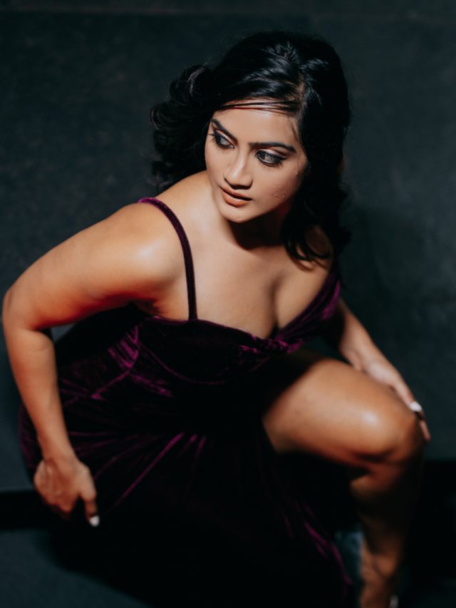 Singer turned actor Amika Shail looking bold and stunning