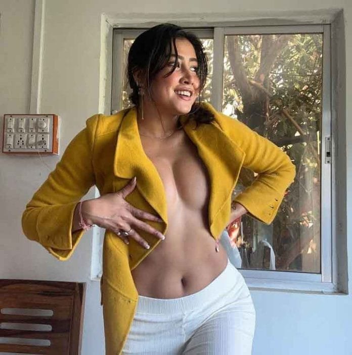 Sofia-Ansari-bold Sofia Ansari bold