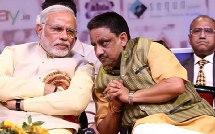 PM-Modi-with-BJP-MP-Praveen PM Modi with BJP MP Praveen Khandelwal