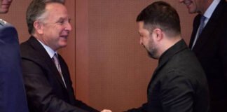 Ukrainian President Volodymyr Zelenskyy meets U.S. envoys in Berlin as Ukraine–Russia negotiations resume amid hopes for progress.