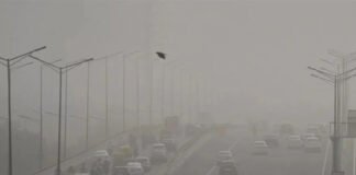 Dense smog and fog blanket Delhi as air quality reaches severe levels