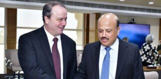 India and the United States advance toward an initial trade agreement focused on reciprocal tariffs, signaling stronger bilateral economic ties.