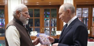 PM Modi presents President Putin six Indian heritage gifts representing culture, ODOP, and GI traditions