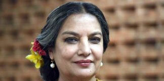 Shabana Azmi posing at Awarapan 2 announcement event