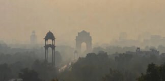 Smog-covered Delhi skyline as air quality worsens in January 2026