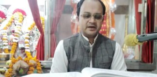 Pandit Ajay Kaushik explaining Mahashivratri rituals, bhog offerings, and Rudrabhishek method to please Lord Shiva