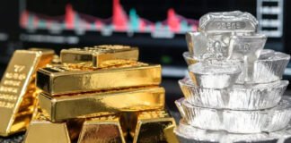 Silver and gold prices decline on MCX following strong US dollar and global weakness