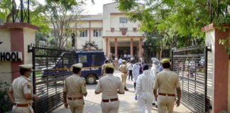 Delhi police and bomb squad outside school after bomb threat email