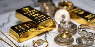 Gold and silver prices fluctuate in the Indian bullion market amid global volatility