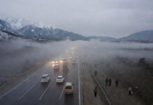 Severe Weather Returns Across India: Rain, Snowfall, Dense Fog Disrupt Hills and Plains Dense fog and winter rain affect roads and daily life across North India