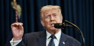 Trump Iran deadline Strait of Hormuz crisis April 2026 tensions