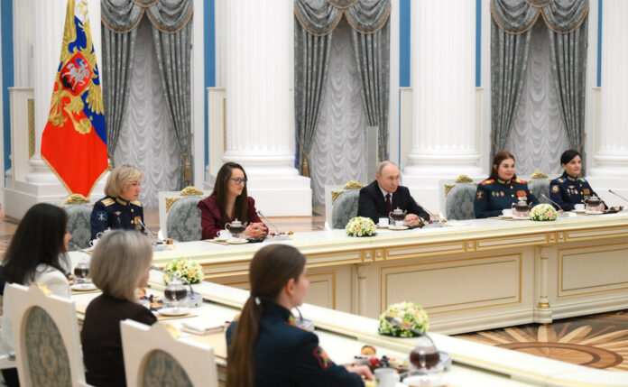 Putin-and-officials-discuss Putin and officials discuss India–Russia oil deal as payment hurdles arise