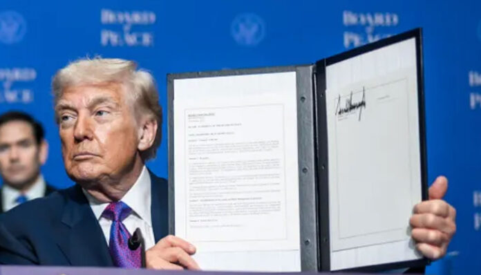 donald-trump-iran-ceasefire Donald Trump addressing media while announcing Iran ceasefire proposal and military strategy
