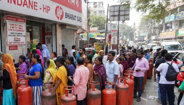 lpg-crisis-delhi-queues-boo Long queues at LPG agency in Delhi as consumers face booking restrictions and server issues amid gas crisis, March 12, 2026