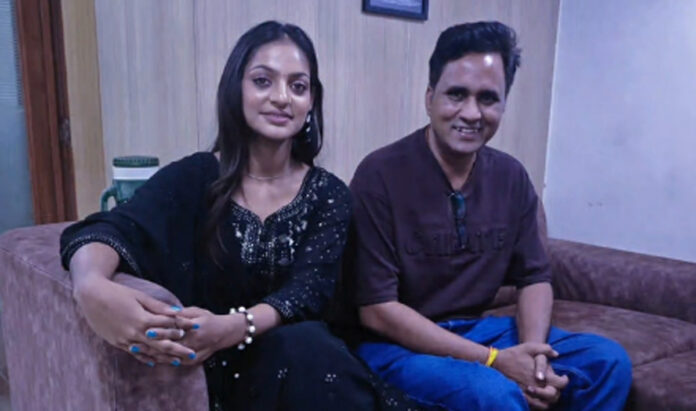 mahakumbh-viral-girl-monali Mahakumbh viral girl Monalisa trending again amid marriage controversy and filmmaker reaction