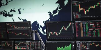 Asian Markets Mixed as Oil Prices Surge on Tensions