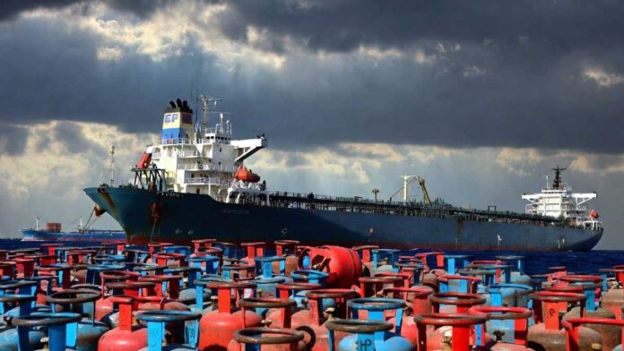 LPG Supply Hit by Hormuz Disruption; India Faces Prolonged Gas Crunch Amid Middle East Conflict LPG Supply Hit by Hormuz Disruption; India Faces Prolonged Gas Crunch Amid Middle East Conflict