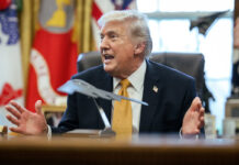 Donald Trump Issues Stark Warning to Iran Over Strait of Hormuz, Signals Possible Military Action U.S. President Donald Trump issues warning to Iran amid escalating tensions over the Strait of Hormuz.