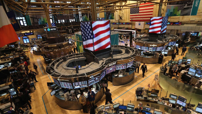 US Q1 Earnings 2026 Begin: S&P 500 Profit Growth Seen at 12.5% as Banks, Big Tech Set the Tone US Q1 Earnings 2026 Begin: S&P 500 Profit Growth Seen at 12.5% as Banks, Big Tech Set the Tone
