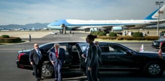 Boeing commercial aircraft displayed during a US-China aviation deal announcement involving Donald Trump and China
