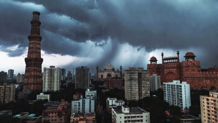 India Weather Update: IMD Warns of Thunderstorms, Heavy Rain in South, Heatwave in Rajasthan & Gujarat India Weather Update: IMD Warns of Thunderstorms, Heavy Rain in South, Heatwave in Rajasthan & Gujarat