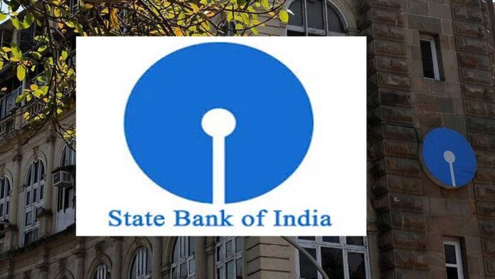 sbi-bank-closure-alert-may- SBI bank branch closed notice displayed as customers prepare for possible banking disruptions in May 2026