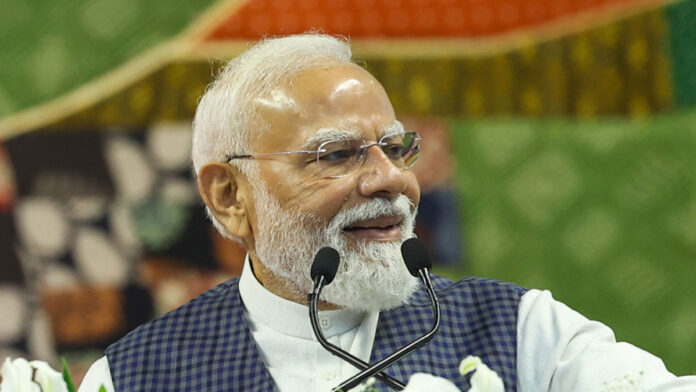 PM Modi Targets Congress in Surat During Gujarat Rally PM Modi Targets Congress in Surat, Says Nation Has Moved Beyond Politics of Chaos
