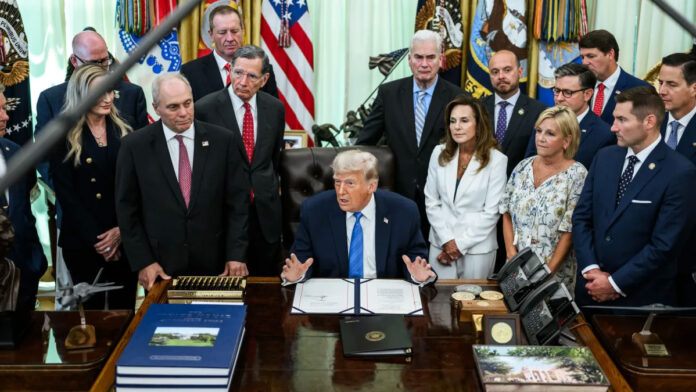 trump-us-iran-deal-hormuz-r President Donald Trump announces US-Iran agreement and reopening of the Strait of Hormuz
