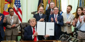 Trump Signs US-Iran Peace Agreement Draft