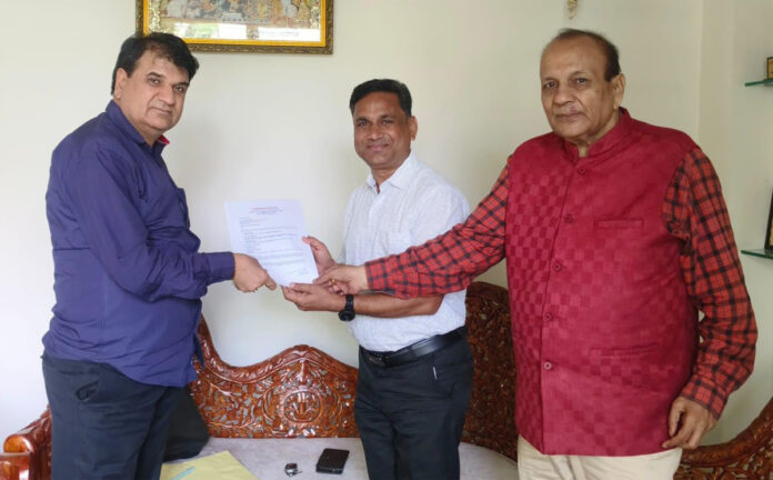 Dr. DP Sharma Appointed Honorary Director of Anshdani Foundation Dr. DP Sharma with Anshdani Foundation officials during his appointment as Honorary Director in Jaipur.