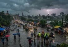 UP Weather Update: IMD Issues Heavy Rain Alert for 19 Districts as Monsoon Regains Strength The IMD has issued heavy rainfall and lightning alerts for multiple districts across Uttar Pradesh as the monsoon strengthens.