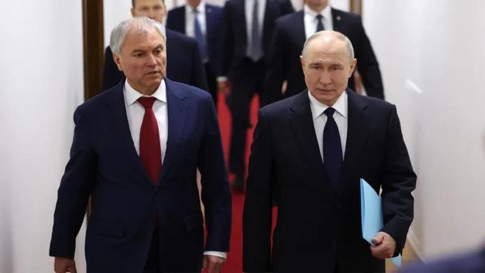 Vladimir-Putin-kaliningrad-nuclear-warning-russia-nato Vladimir Putin with a restrained Baltic military backdrop for the Kaliningrad nuclear warning