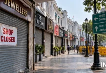 Delhi Market Closures Raise ₹300 Crore Trade Disruption Concern Ahead of Festive Season Delhi traders warn that disruptions to market access could affect business during the festive and wedding shopping season.