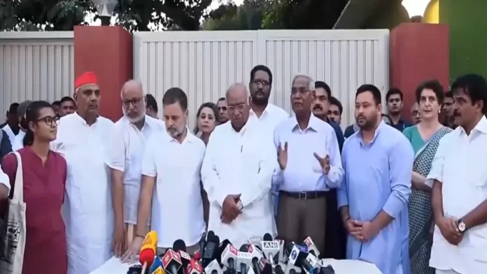 INDIA Bloc Jan Mahabhiyog Against CEC Gyanesh Kumar INDIA bloc's symbolic Jan Mahabhiyog against Chief Election Commissioner Gyanesh Kumar ahead of the November 1 Opposition rally in Delhi.