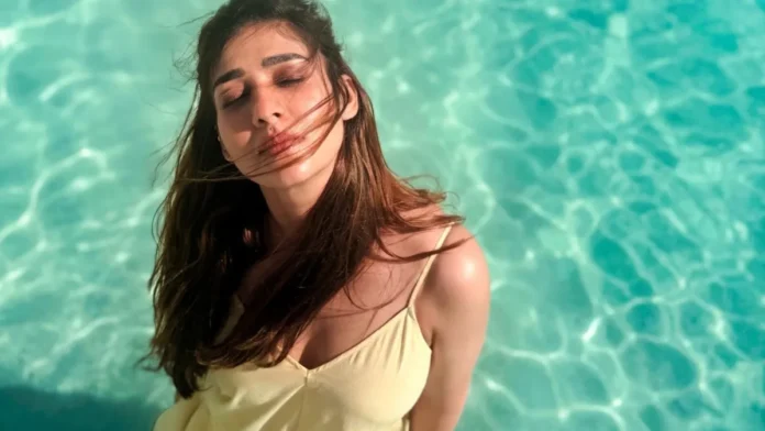 Nayanthara has joined Rajinikanth’s upcoming film Dharman, reuniting with the superstar five years after Annaatthe. Nayanthara has joined Rajinikanth’s upcoming film Dharman, reuniting with the superstar five years after Annaatthe.